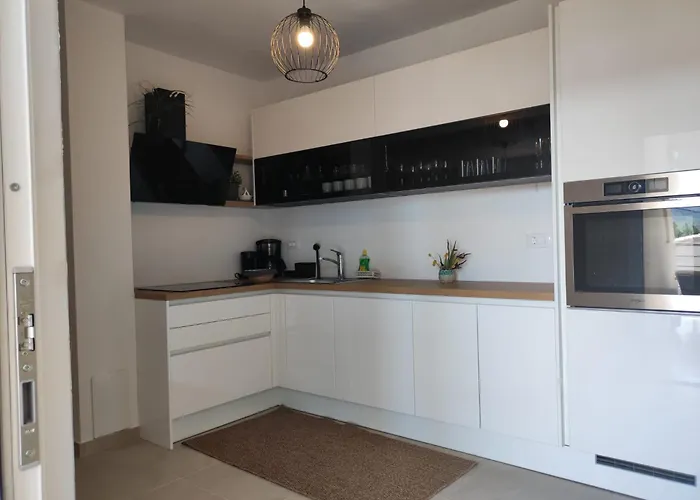 Penthouse In Gornji Karin Near The Anic