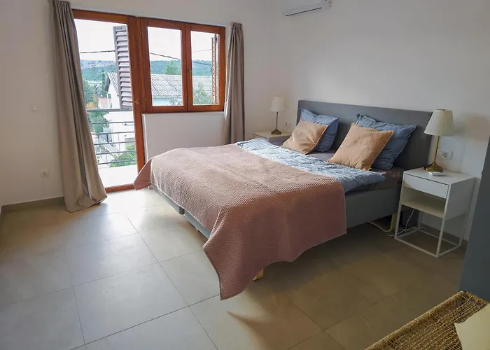 Penthouse In Gornji Karin Near The Lejlighed