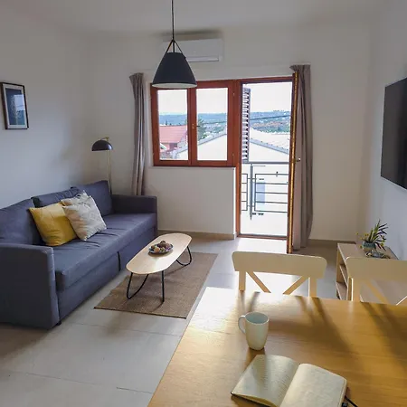 Apartament Penthouse In Gornji Karin Near The 1st Floor Anić
