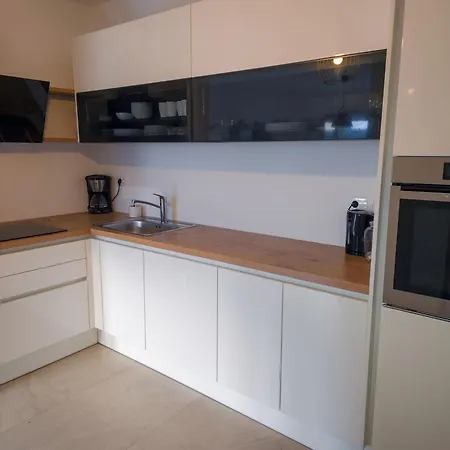 Penthouse In Gornji Karin Near The 1st Floor Apartament Anić